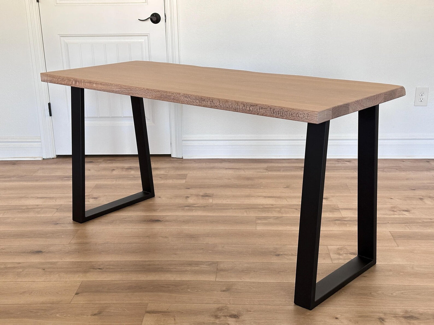 Matthew 6:33 Desk